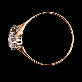 RING, 18 k guld/silver, 2 briljantslipade diamanter, 1900-talets mitt.