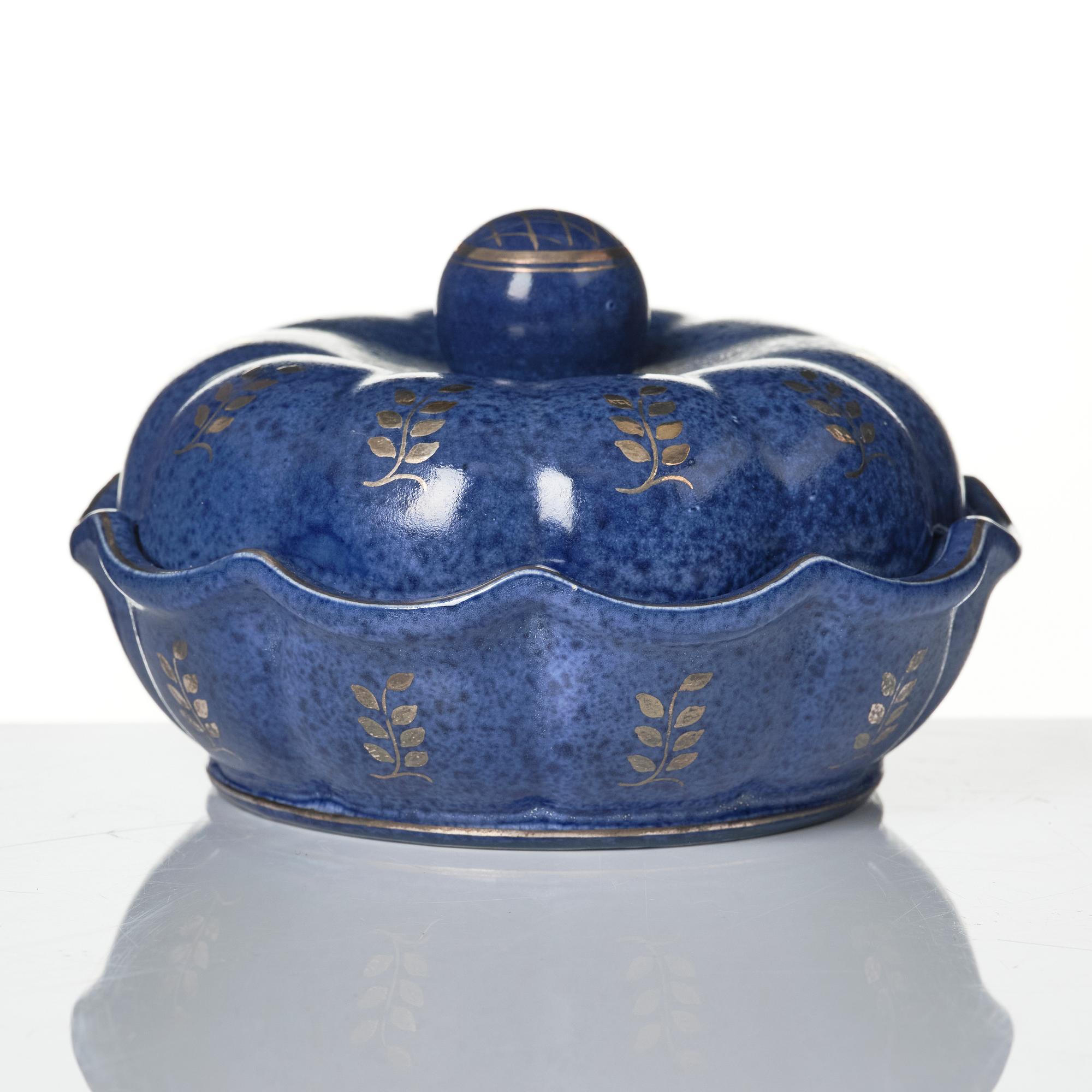 Wilhelm Kåge, a set of two Argenta stoneware vases, two dishes and a bowl with lid, Gustavsberg 1930s-50s.