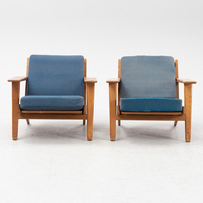 Hans J Wegner, a pair of oak model GE-290, Getama, Gedsted, Denmark.