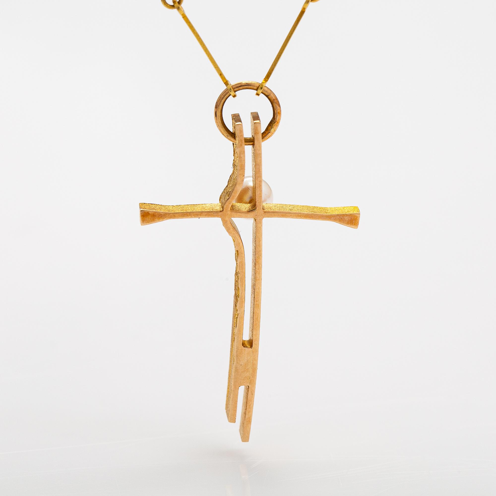 Christophe Burger, "Gold bless", a 14K gold necklace with a cultured pearl. Lapponia 2003.