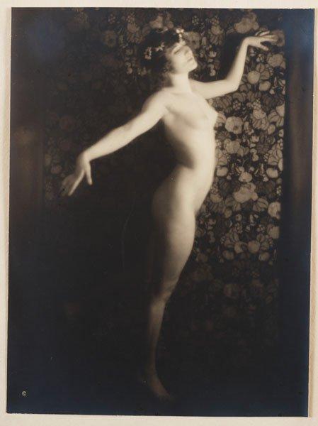 Karl Struss, "48 photographs of the female figure".