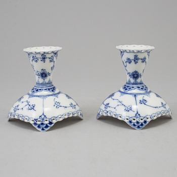 SERVIS, 44 delar, porslin, "Musselmalet", Royal Copenhagen, Danmark.