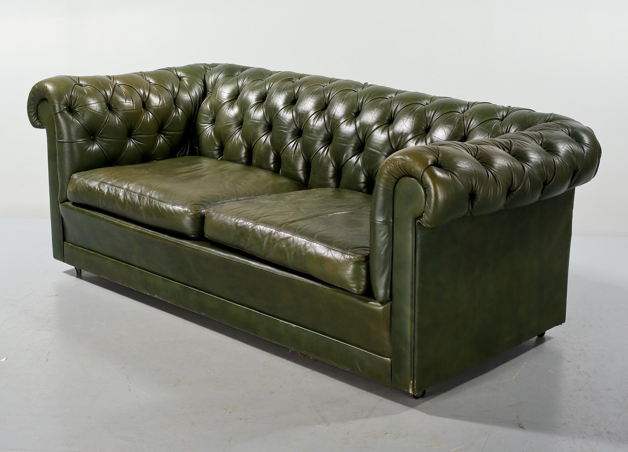 SOFFA, chesterfield-modell, 1900-talets andra hälft.