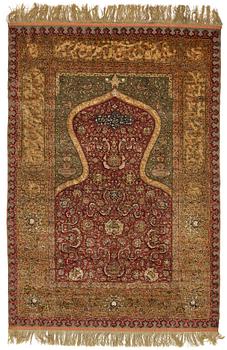 Matta, antik silke Kum Kapi med metallbroschering, Istanbul omkring 1910, "Sultan's Head Prayer" design.
