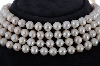 COLLIER, odlade kinesiska sötvattenspärlor, ca 10 mm. L. 200 cm.