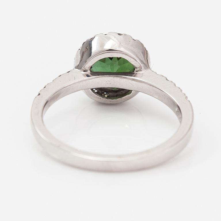 Sormus, 14K valkokultaa, turmaliina ja timantteja n. 0.40 ct yht. Benfin, Helsinki 2009.