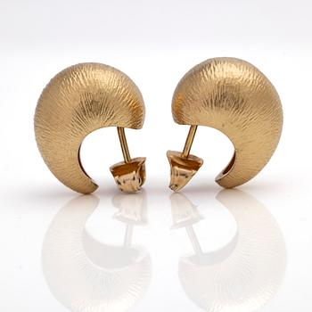 Ole Lynggaard, Earrings, a pair, 18K red gold.