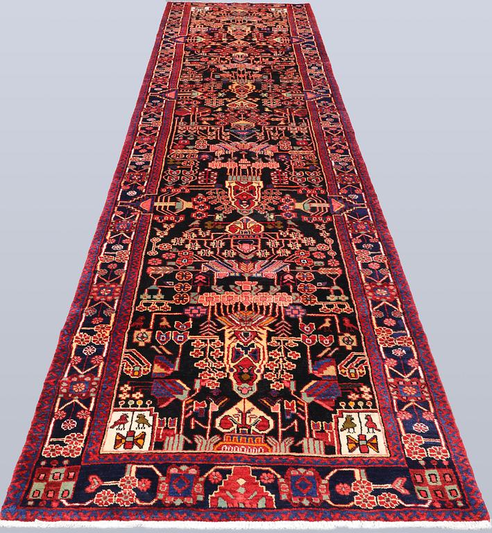 Gallerimatta, Hamadan, ca 492 x 110 cm.