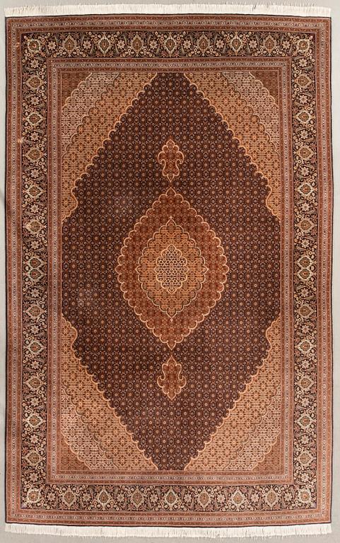 Carpet Tabriz, part silk, approx. 310x200 cm.