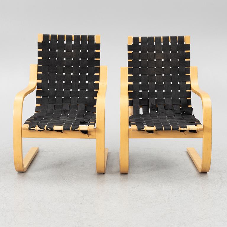 Alvar Aalto, a pair of model 406 armchairs, Artek, end of the 20th century.