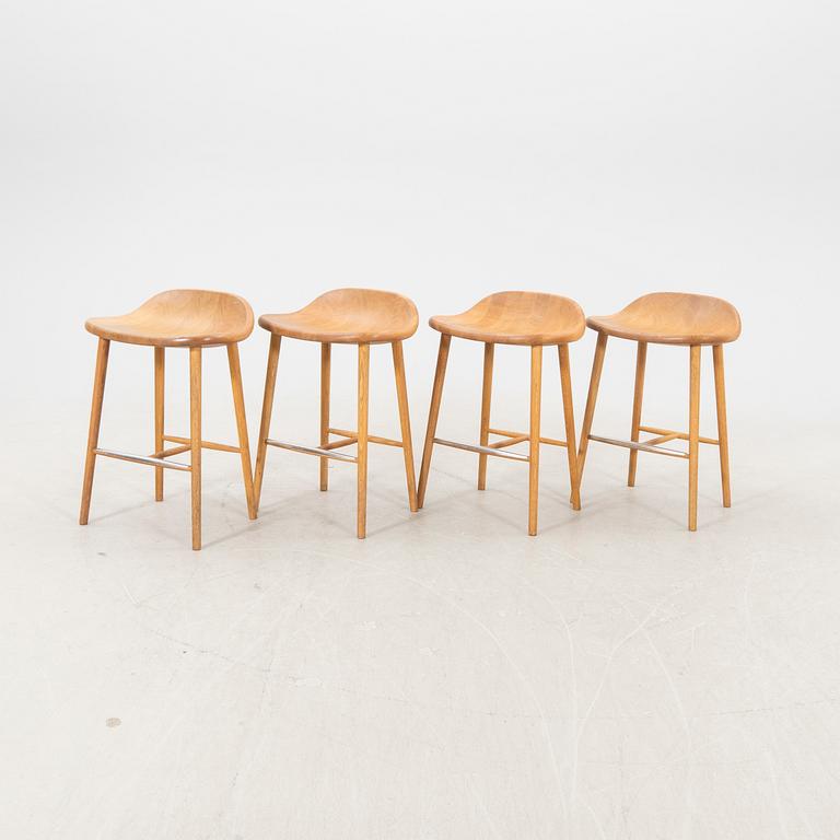 Jonas Lindvall, a set of four Miss Holly oak bar stools 21st century.