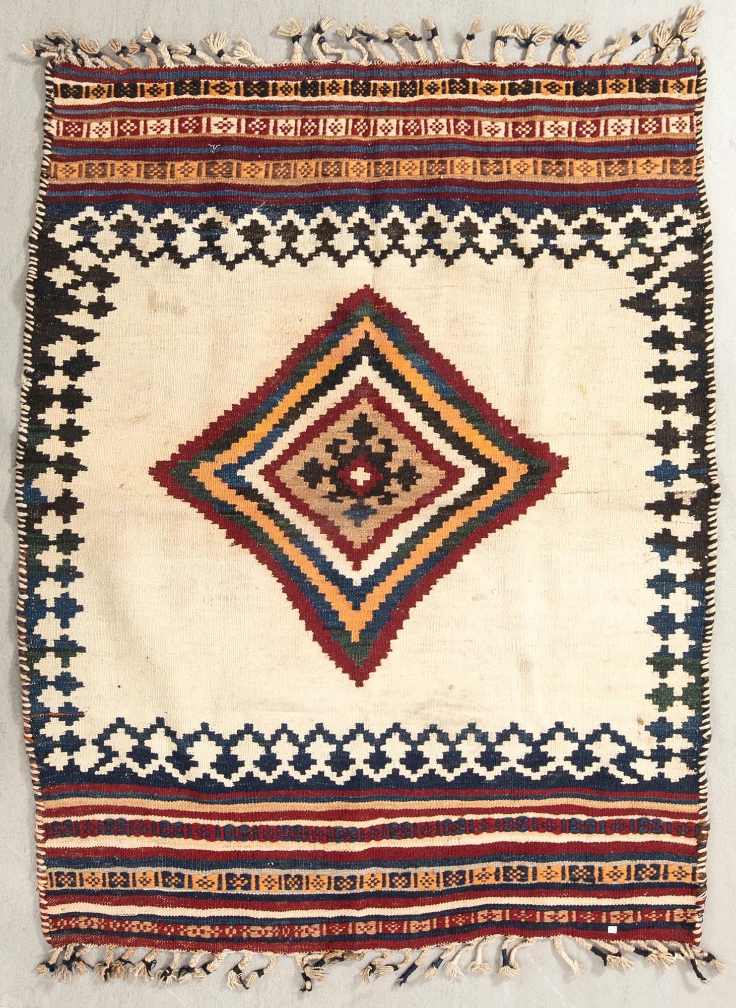 Matta Kashgai sofreh antik ca 128x100 cm.