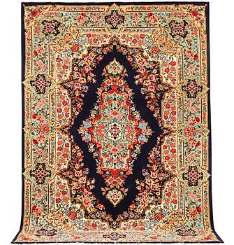 A Sarouk carpet, a. 317 x 216 cm.