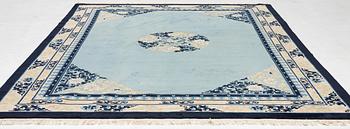 Matta, Kina, antique finish, ca 350 x 250 cm.