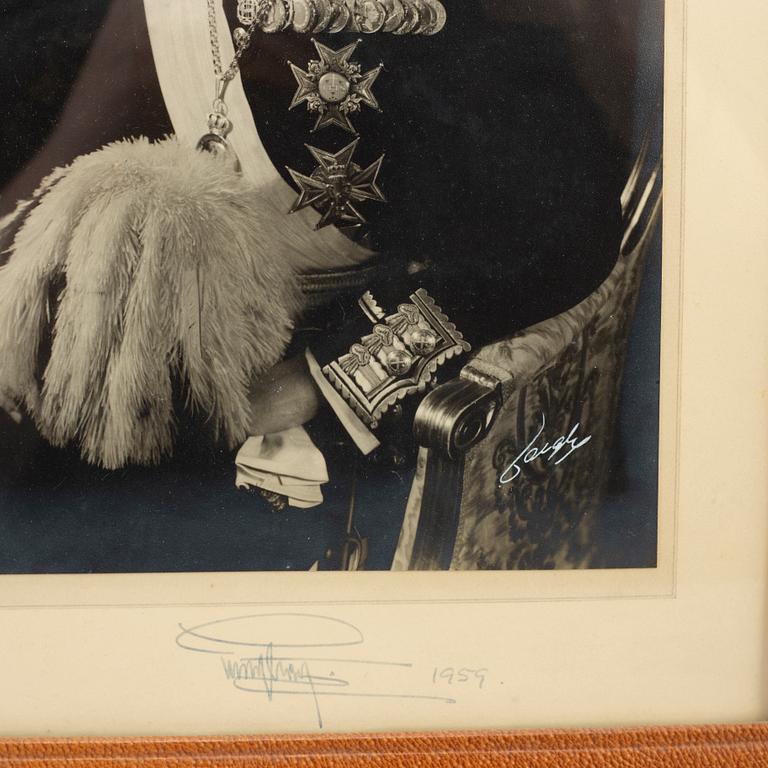 A PAIR OF ROYAL PHOTOGRAPHS WITH AUTOGRAPHS, signead and dated 1959.