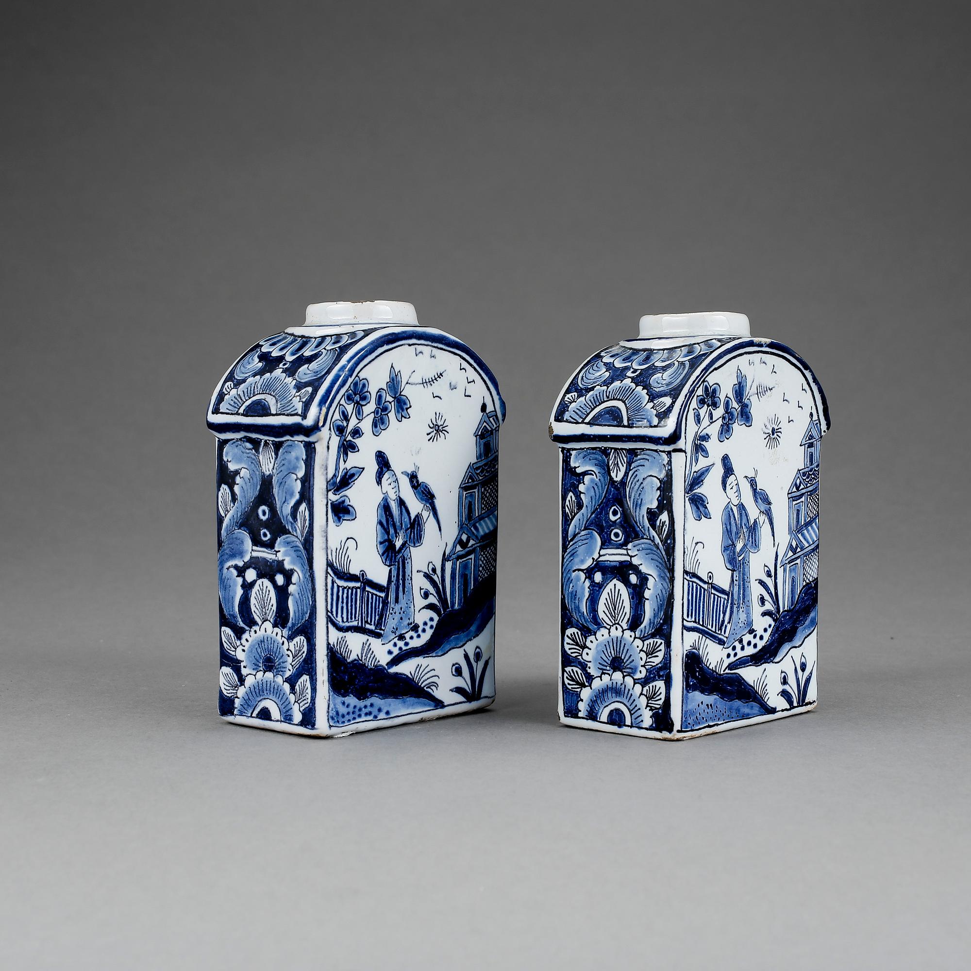 TEDOSOR, ett par, fajans, troligen Delft, 1700-tal.