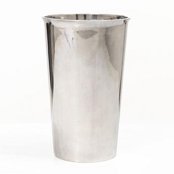 Atelier Borgila, a Swedish sterling silver vase/beaker, Stockholm 1943.