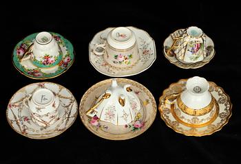 MOCCAKOPPAR med FAT, 6 st, porslin, Sevres, Limoges, Dresden. 1900-tal.