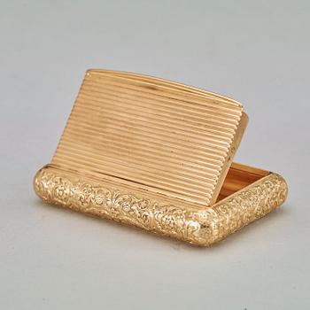 A French 19th century gold snuff-box, markes of Paris 1809-1818.