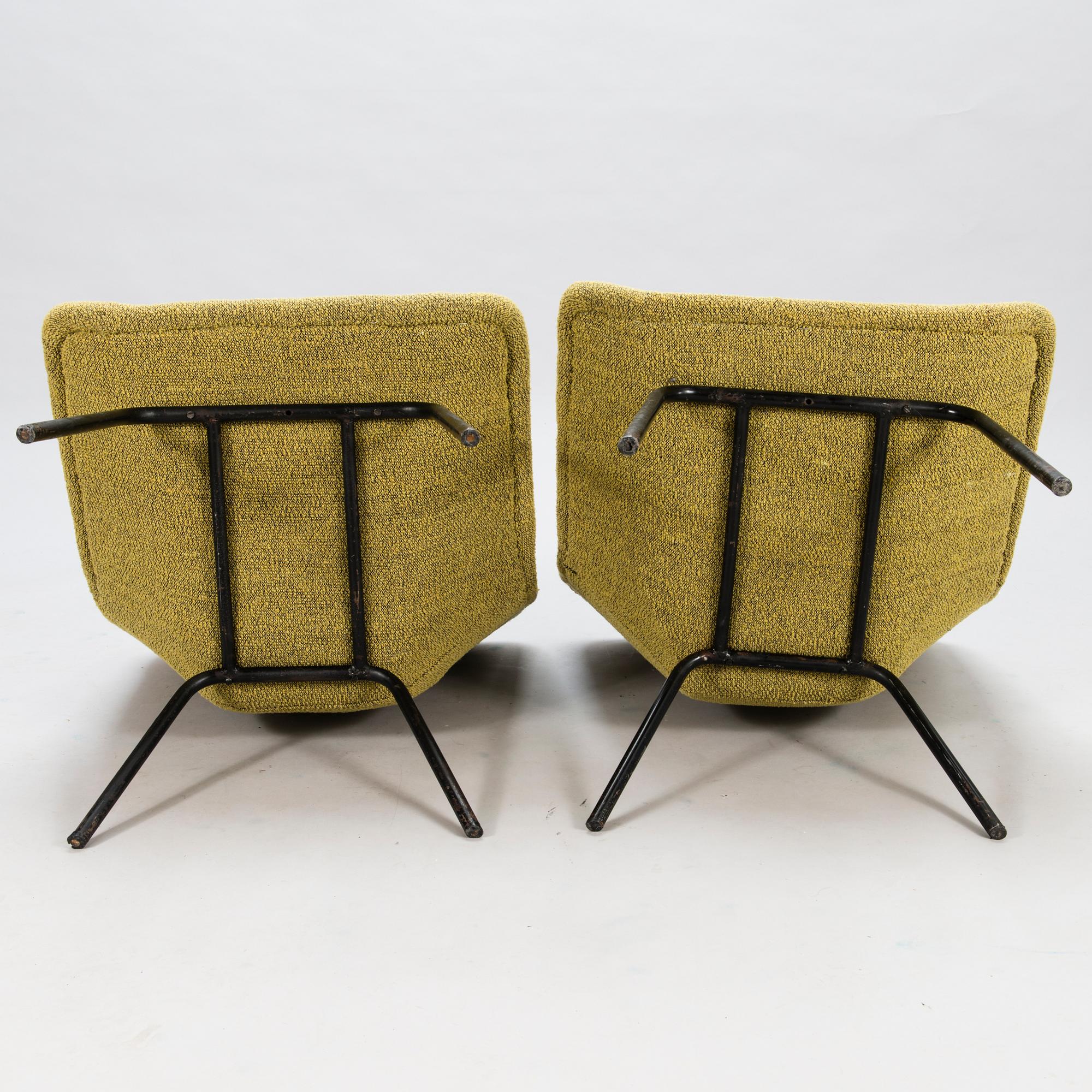 CARL GUSTAF HIORT AF ORNÄS, a pair of 'Leaf' easychairs, manufacturer Puunveisto Oy - Träsnideri Ab, mid-20th century.