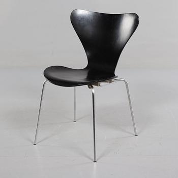 STOL, "Sjuan", Arne Jacobsen, Fritz Hansen, bär datering 1971.