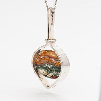 Elis Kauppi, A sterling silver and moss agate necklace. Kupittaan kulta, TUrku 1961.