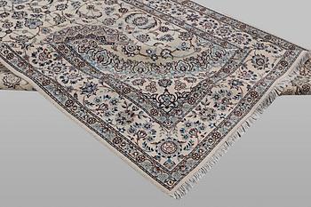 Matta, Nain, part silk, 9 laa, ca 302 x 203 cm.