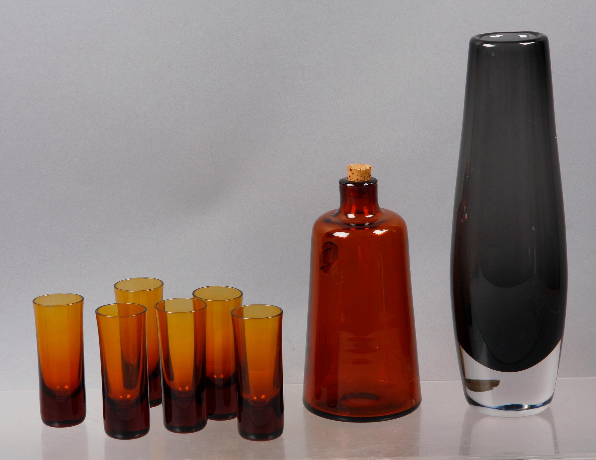BRÄNNVINSFLASKA, SNAPSGALS, 6 st, Erik Höglund, Boda, samt VAS, glas, Orrefors.