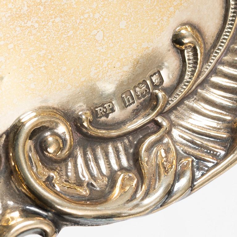 Silver, 9 delar, bl a stämplat Robert Pringle & Sons, London 1903.