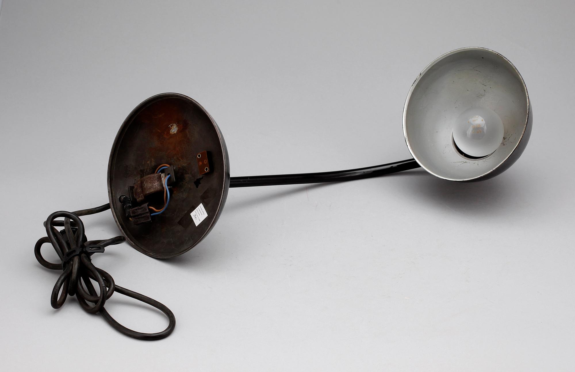 BORDSLAMPA, modell nr 6556, Christian Dell, Gebr. Kaiser Dell, Tyskland, formgiven 1934.