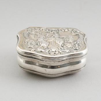 DOSA, silver, möjligen Nils Orstedt, Norrköping 1764. Vikt ca 62 gram.