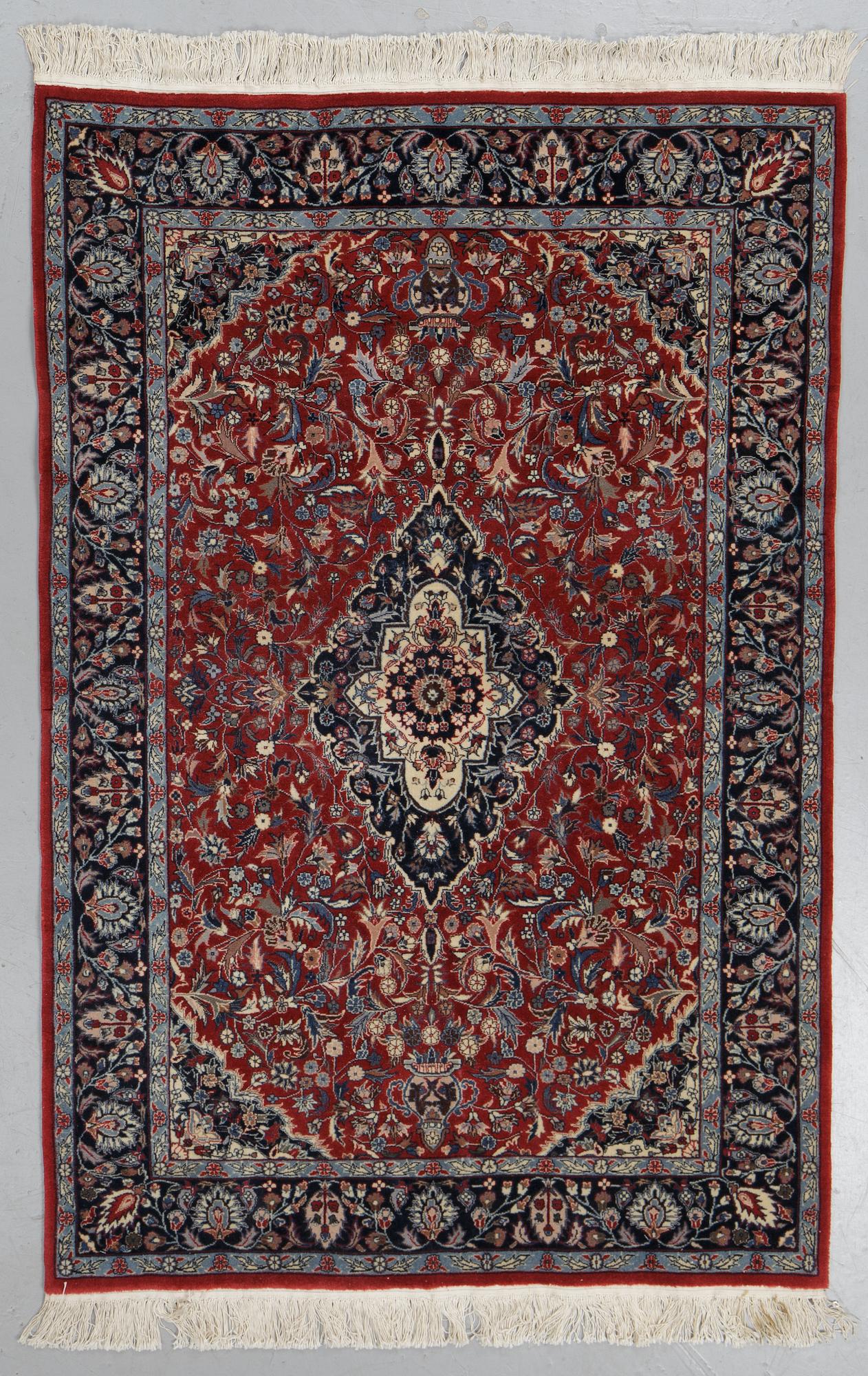 Matto, oriental, ca 190 x 126 cm.