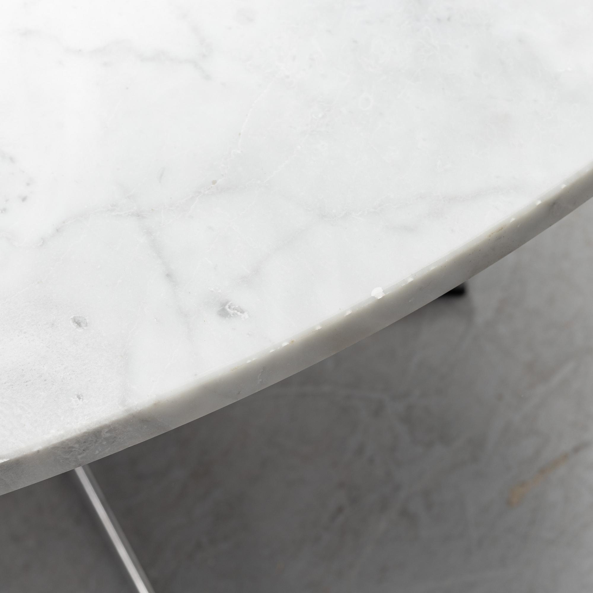 Arne Jacobsen, matbord,  "A827", Fritz Hansen, Danmark.