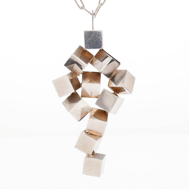Helge Narsakka, a silver and spectrolite pendant, 1974.
