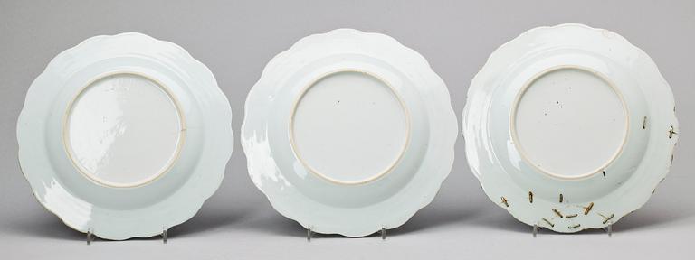 TALLRIKAR, 3 st, porslin, Kina, Qianlong, 1700-tal.