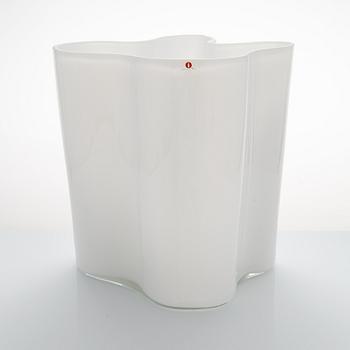 Alvar Aalto, vas, 3031, signerad Alvar Aalto 9/1985.