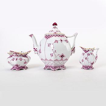 Servisdelar 10 dlr "Musselmalet röd helblonde", Royal Copenhagen 1952.