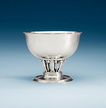 702. GEORG JENSEN, skål, Köpenhamn 1925-32, sterling,