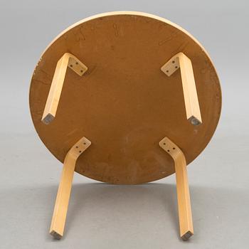 ALVAR AALTO, PÖYTÄ, 1960/70-luku ja TUOLIA, 4 kpl malli 69, Artek, 2000-luku.