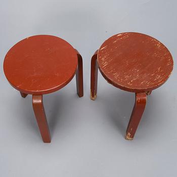 ALVAR AALTO, a pair of mid-20th Century 'E60' Stools for Artek.