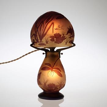 An Emile Gallé Art Nouveau cameo glass table lamp, Nancy, France.
