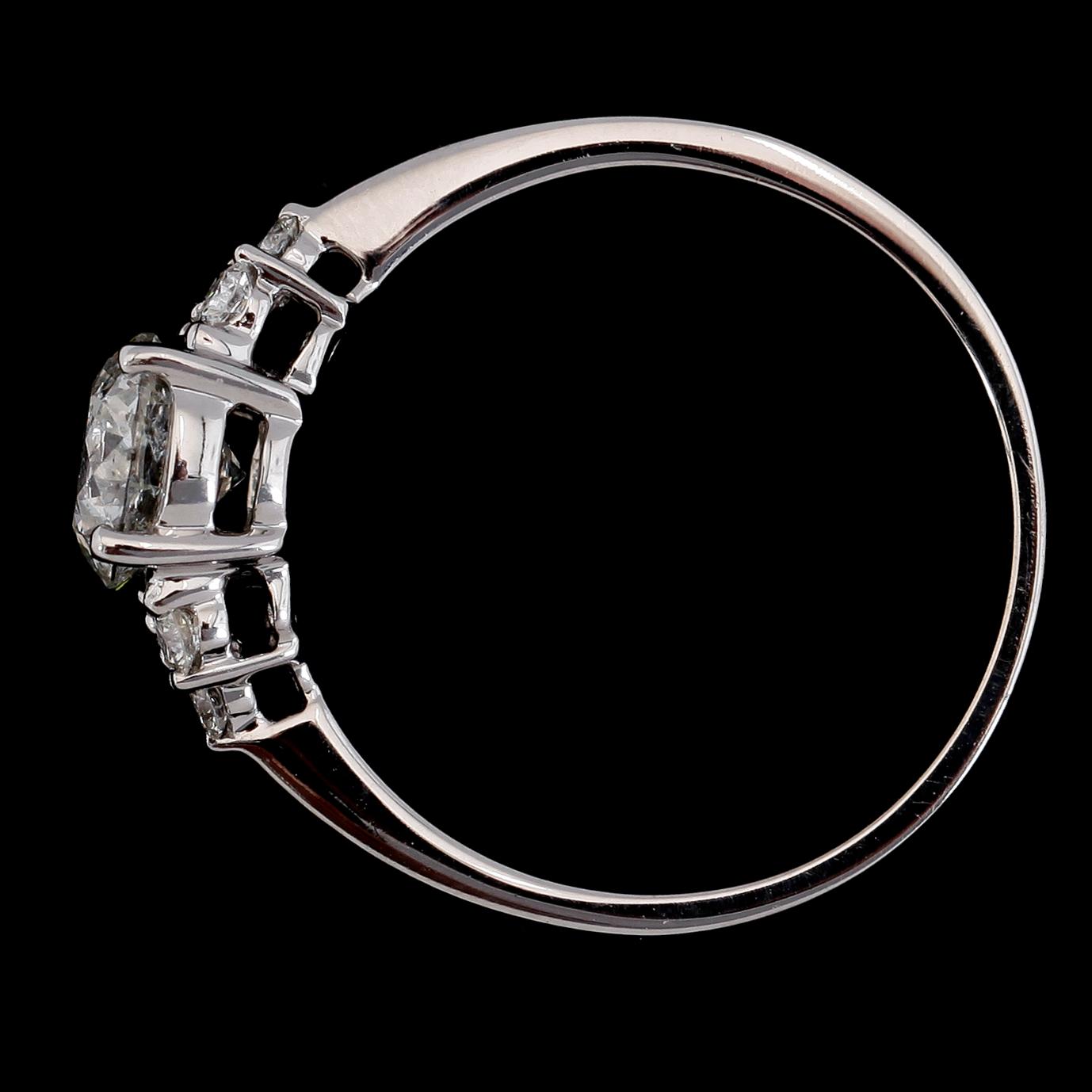 RING, 18K vitguld, briljantslipade diamanter tot ca 1.10 ct.