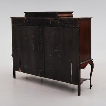 VITRINSKÅP, England, 1900-talets första hälft.