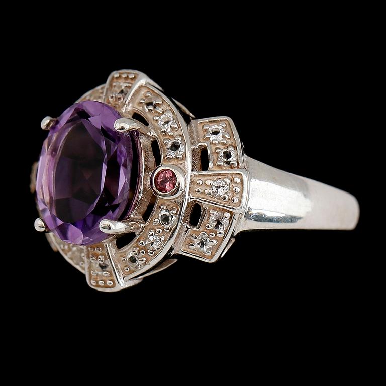 RING, sterlingsilver, ametist, topaser och turmaliner. Vikt ca 7,5 g.