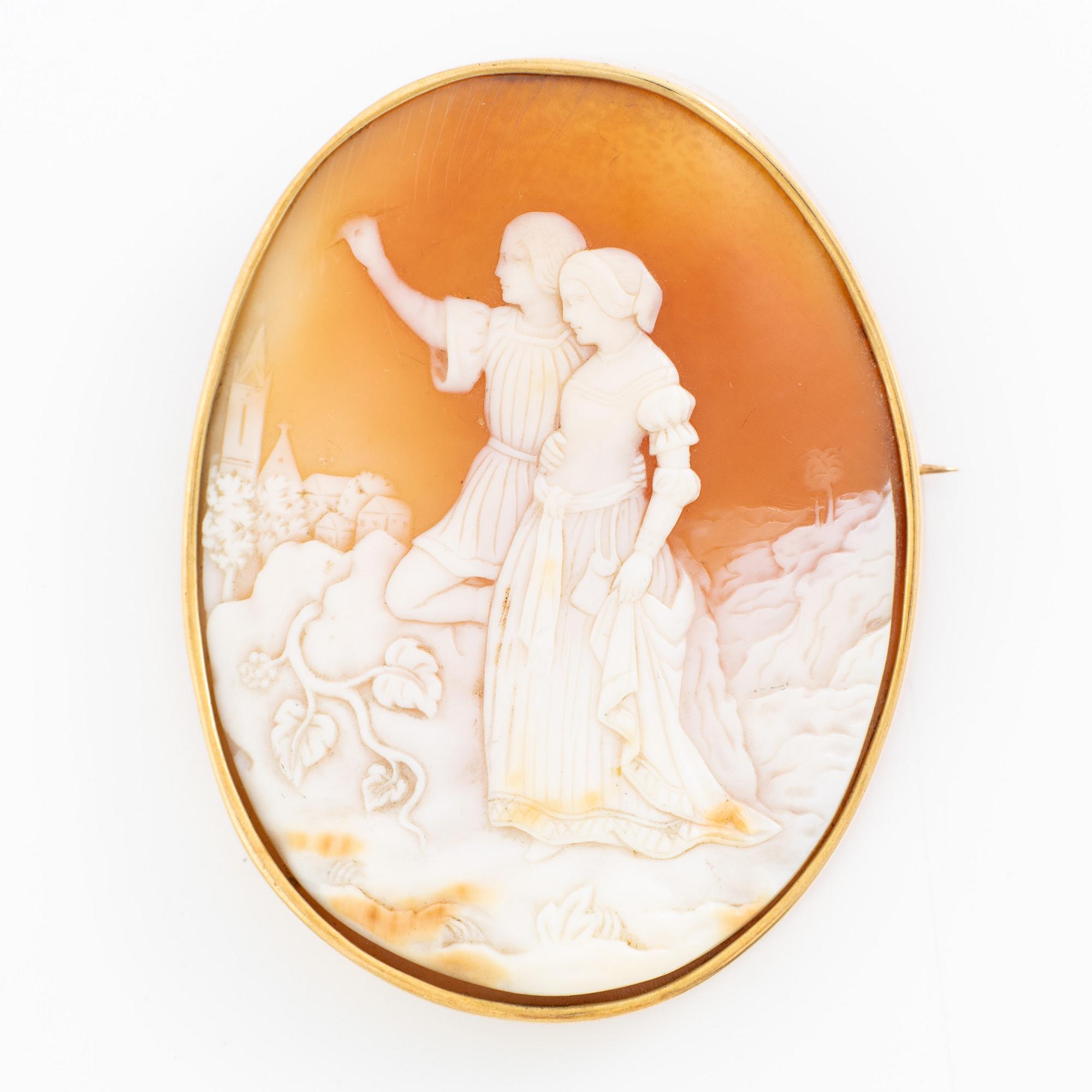 Brooch, 18K gold with shell cameo.