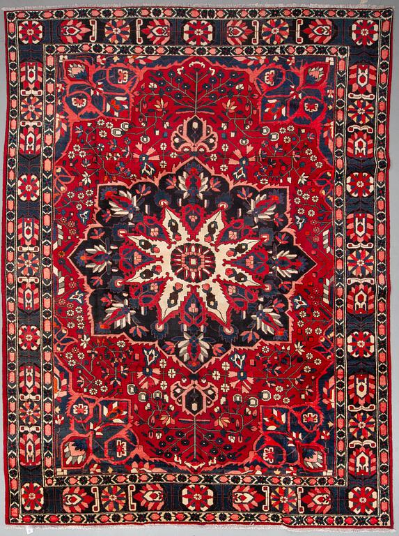 MATTA, Bakthiari, ca 412 x 312 cm.