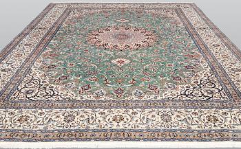 A part silk Nain carpet, so-called 6LAA, approx. 408 x 305 cm.