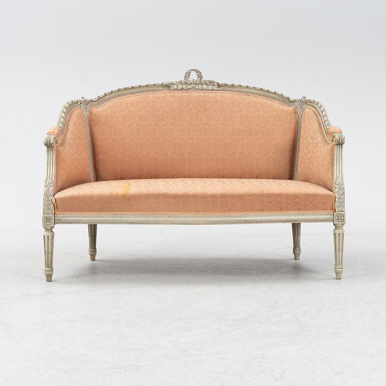 Soffa, Louis XVI-stil, 1900-talets början.
