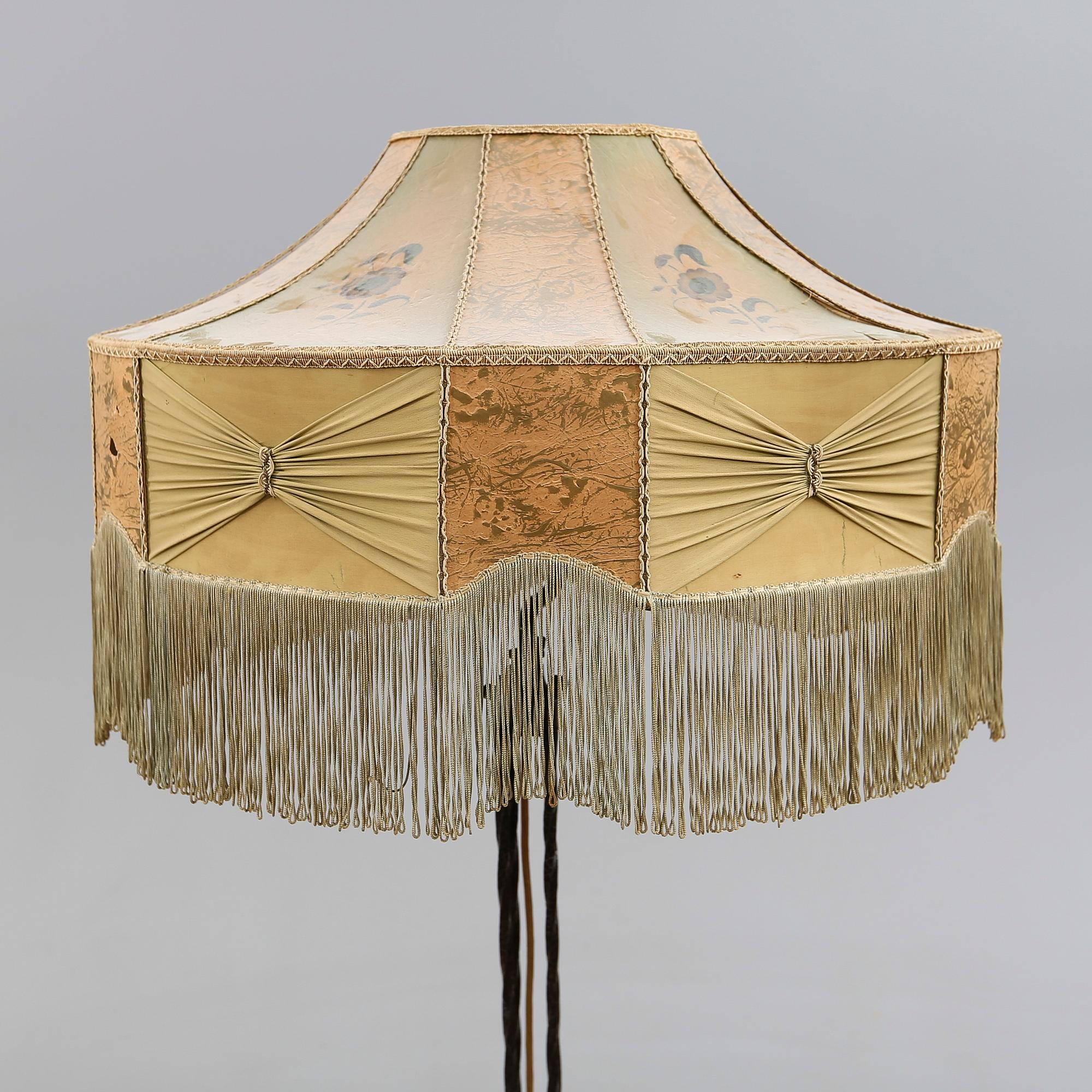 GOLVLAMPA, smide, 1900-talets första hälft.