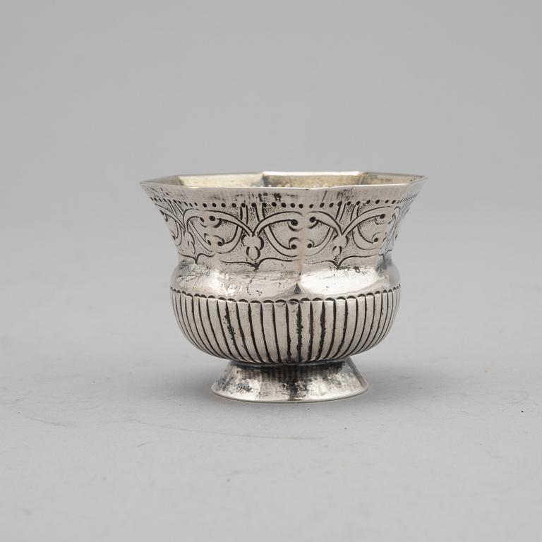 A Russian silver vodka cup, Moscow 1755-68.